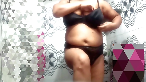 Hot stepsister-in-law shows her sexy ass and fat boobs