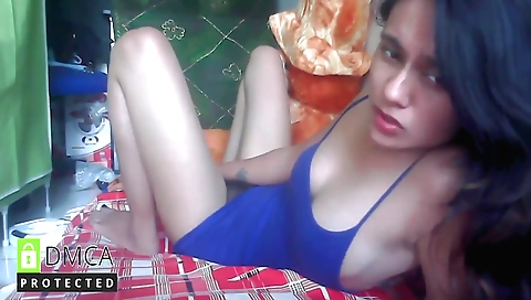 Sexy brunette 18+ video shows her fucking with vibrator