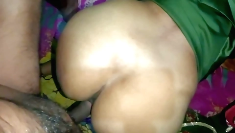 Indian amateur video showing a girl having fun with her boyfriend