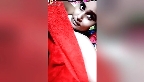 Sexy hairy babe showing her hairy pussy on webcam solo