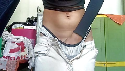 Horny Indian beauty shows off naked and sexy on-camera