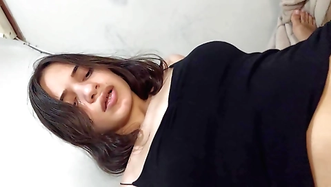 amateur brunette 18+ fucked with various positions