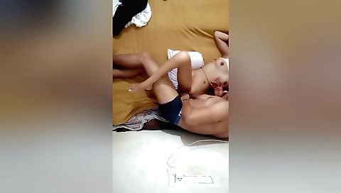 Indian teen gets her pussy licked and fingered by a man