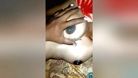 Indian girl with a nice face gets her hairy pussy pressed