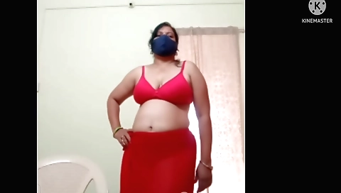 I give a naked solo video with my body in front of the webcam