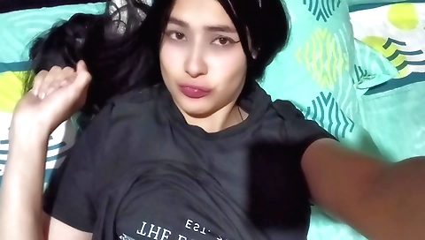 Indian stepsister with a long vagina wants to get it all in her mouth