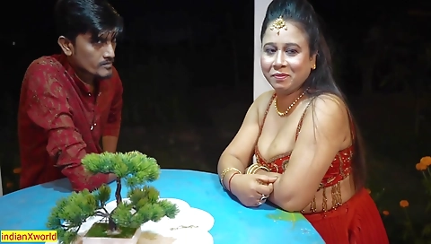 Indian bhabhi showing me her naked body and making my cock wet