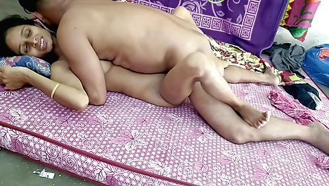 Indian housewife gets horny and sucks her boyfriend