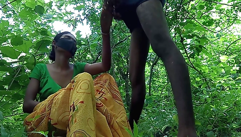 Outdoor porn clip of brunette with homemade outdoor sex