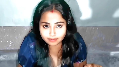 Indian amateur brunette enjoys her pussy with her friend