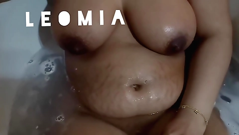 Chubby indian babe is doing a handjob in amateur porn video