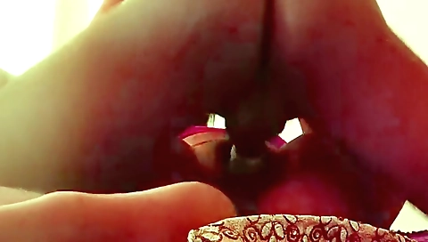 Bhuti is a hot indian bhabhi who is a sensual masseur