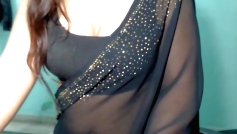 Sexy Indian babe with nice natural tits in hot nude video