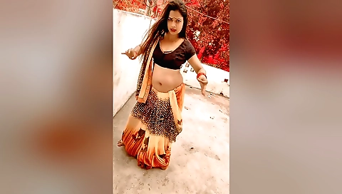 Indian brunette showing her big tits in homemade solo vid