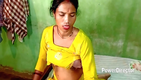 Indian brunette babe released video with tight pussy