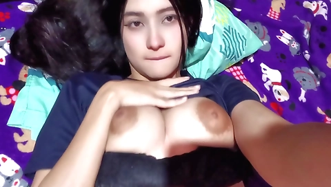 Indian amateur solo female is masturbating in bedroom