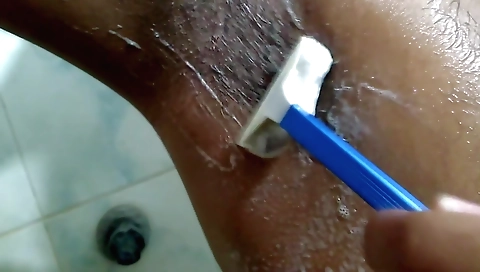 Bhabhi coda cudi karane in a white dress naked in a shower