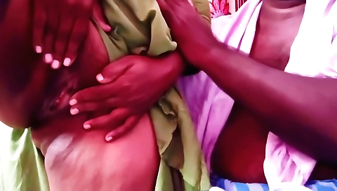 Indian whore is fucking in the bedroom in the bedroom