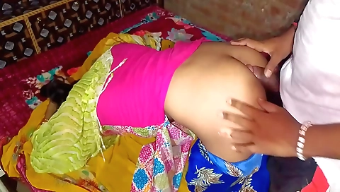Indian brunette with natural face plays with her pussy