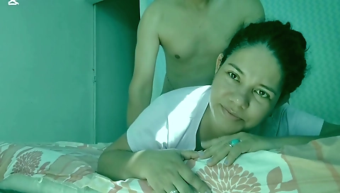 Beautiful brunette gets off in amateur sex tape video