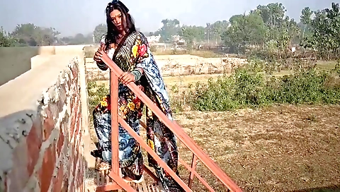 Amateurs girl masturbating outdoors is getting fucked