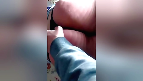 Indian teen girl gets a big ass blowjob in a homemade vid