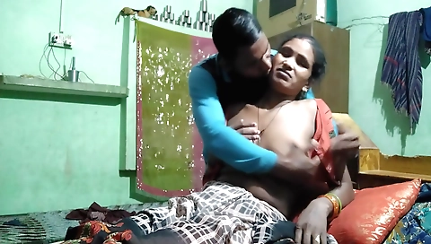 Indian woman gets her ass fucked in the webcam vid