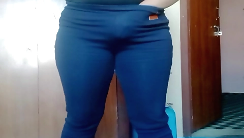 Indian girl enjoys her pussy and has fun with her own juices