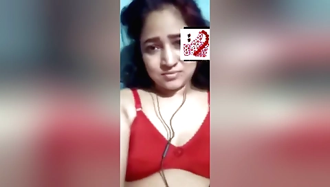 Indian chick is doing amateur masturbation webcam video