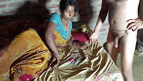 Indian with a big and hard penis fucks his lover's pussy
