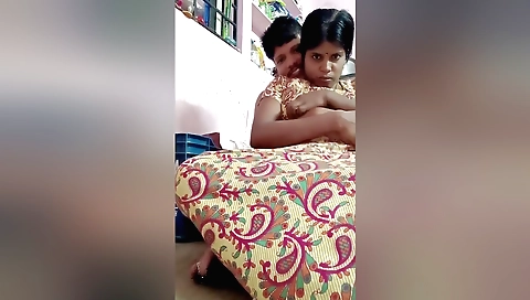 Indian babe with a cute face gets her wet vagina fucked