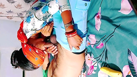 Indian amateur brunette gets fucked in the kitchen