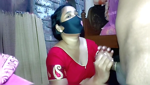 Indian amateur brunette with an amazing big ass sex