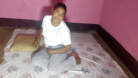 Indian amateur porn video with a hot brunette in a bikini