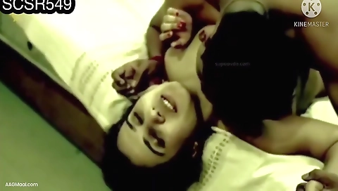 Indian bhabhi is taking a hot lover's passion of love in his hole