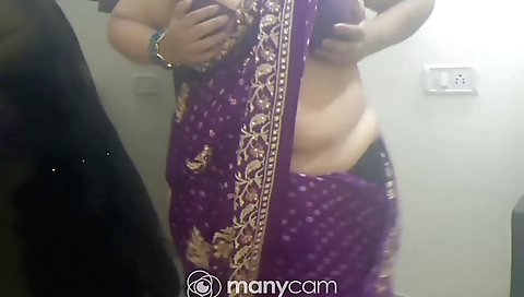 Indian busty woman seduces her boss in webcam video