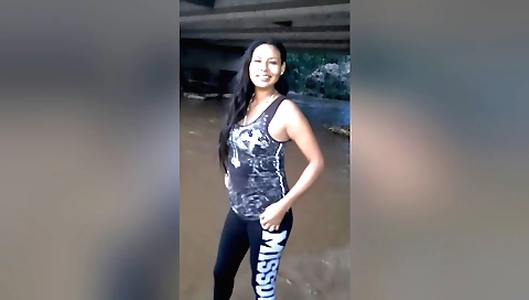 Indian stepson fucks his stepsister-in-law in the water