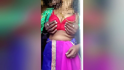 Amateur brunette shows off her hot body and her sexy look