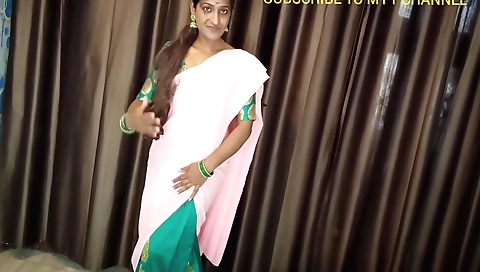 Indian milf teasing on a cam video with her ass fucked