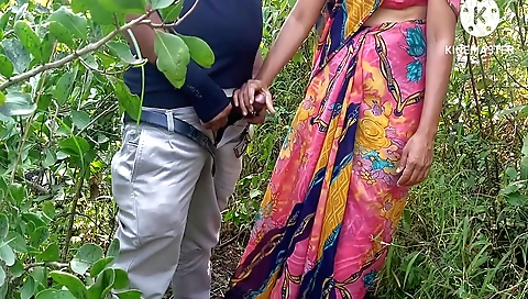 Indian girl with wet asshole is going to fuck a guy