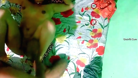Indian girl sucks a dick and she fucked a guy in bed