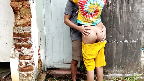 Indian girl gets her cunny fucked by stranger outdoors