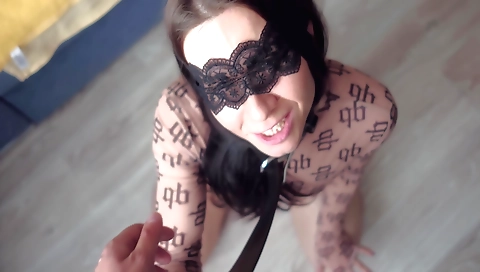 Amateur anal face fuck vid shows a cute brunette face