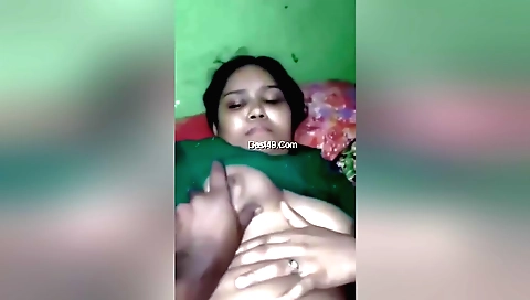 Bhabhi in an amateur pov fucking scene with a creampie
