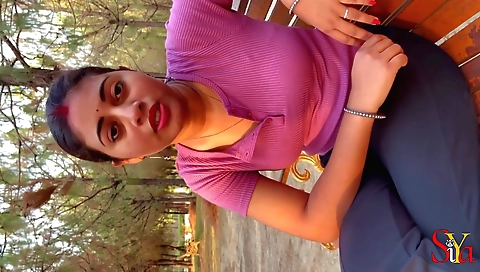 Indian bhabhi handjob with a friend in the home video