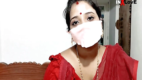 Indian milf with big tits and a nice ass fucks in the house