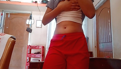 Indian babe seduces a man and has a hot solo video