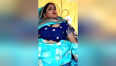 Indian brunette giving a handjob and getting licked