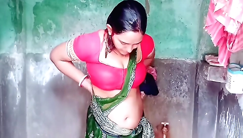 Indian girl masturbates and creampie in her bedroom