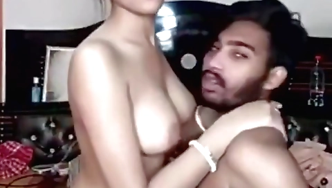 Big boobs teen in homemade sex clip with big boobs